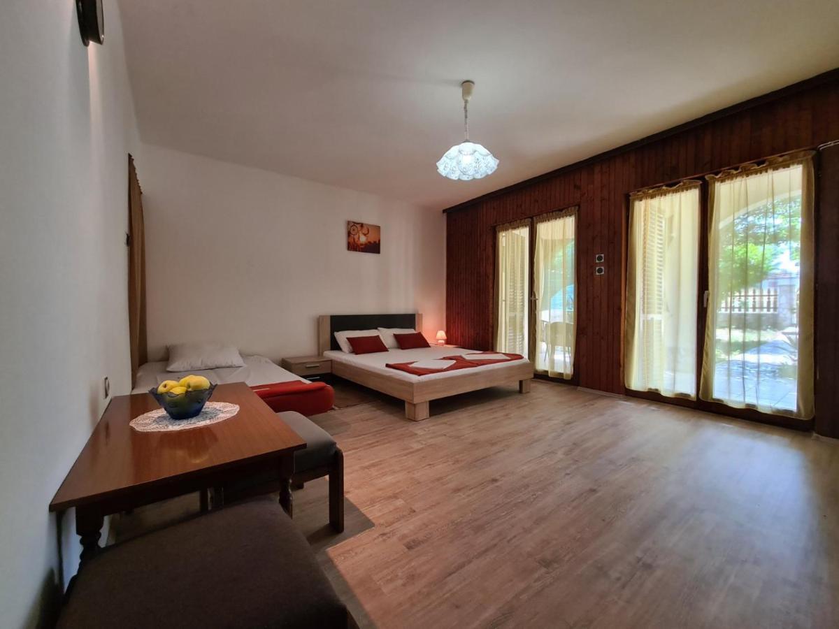 Apartments Zlatko 1397 Štinjan Dış mekan fotoğraf