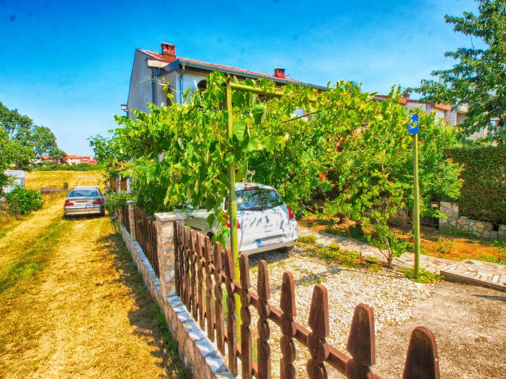 Apartments Zlatko 1397 Štinjan Dış mekan fotoğraf